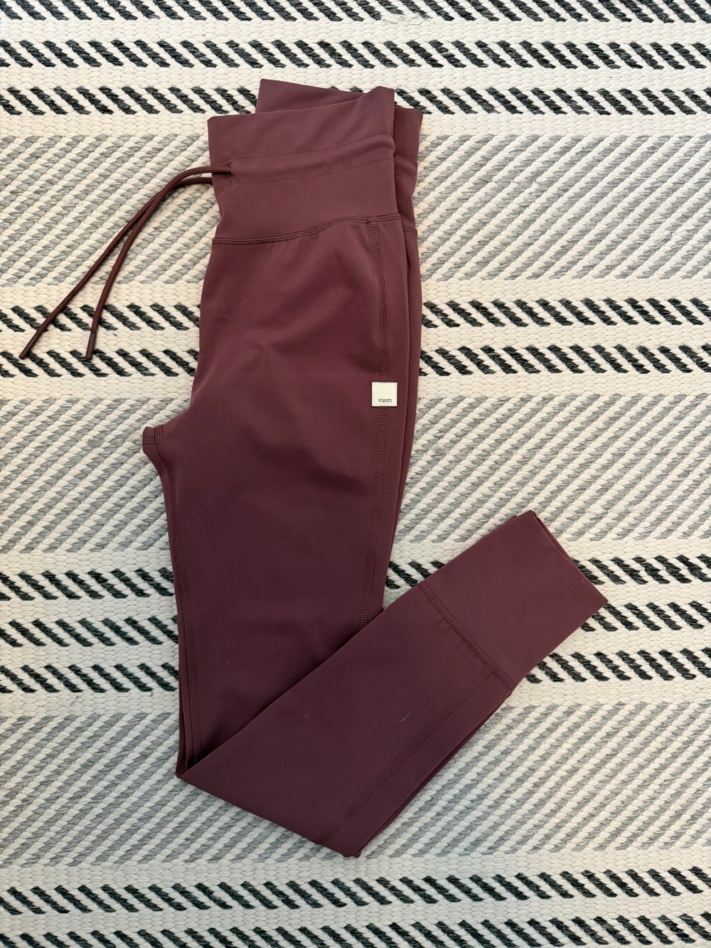 Vuori women's  Maroon Performance Leggings